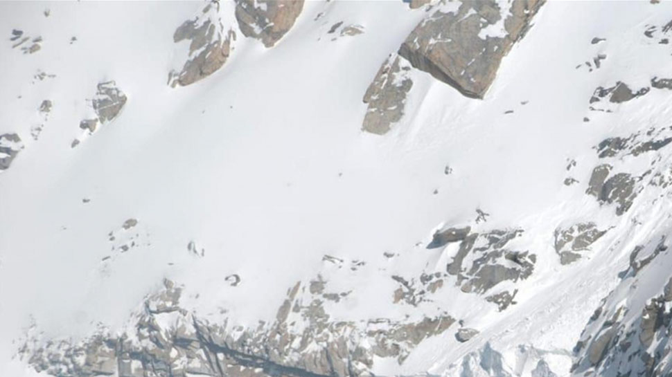 One dead, two injured as avalanche hits Jammu and Kashmir's Doda One dead, two injured as avalanche hits Jammu and Kashmir's Doda