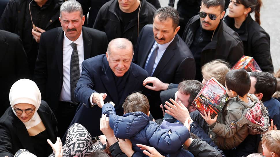 Erdogan&#039;s AKP leads in Istanbul, Ankara in Turkish local election