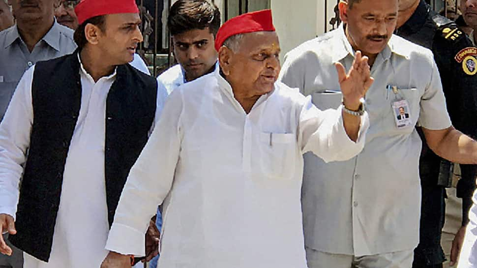 Mulayam Singh files nomination from Mainpuri