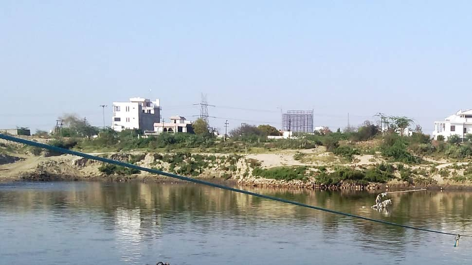 Man drowns in Yamuna River while collecting coins