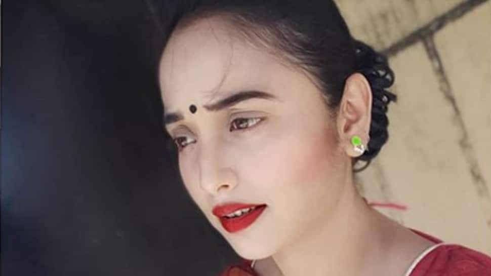 Rani Chatterjee looks stunning in a red saree in latest Instagram post—Pic