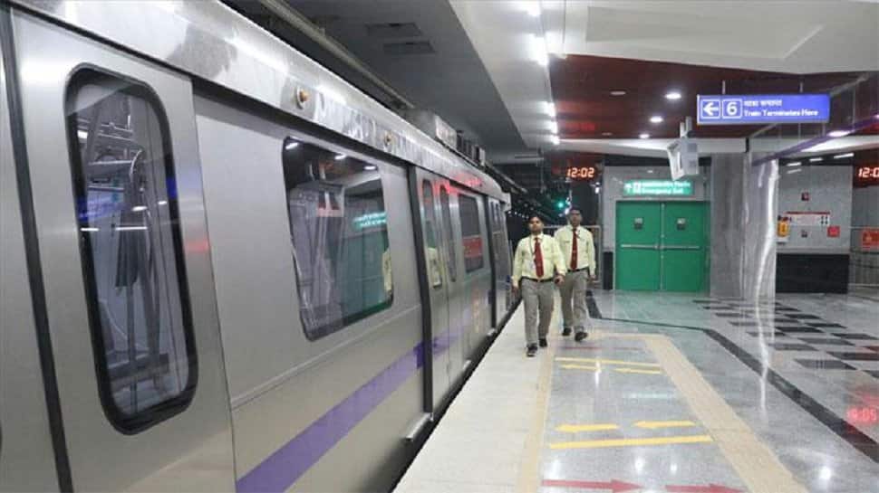 With saree stuck in metro train door, Delhi woman gets dragged on platform 