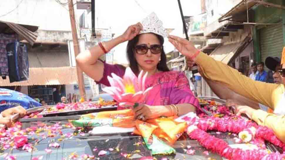 BJP, Congress supporters clash at Hema Malini&#039;s Mathura road show