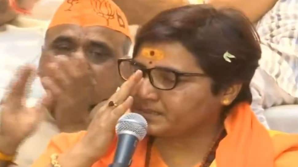 BJP&#039;s Sadhvi Pragya alleges police torture, breaks down during press conference