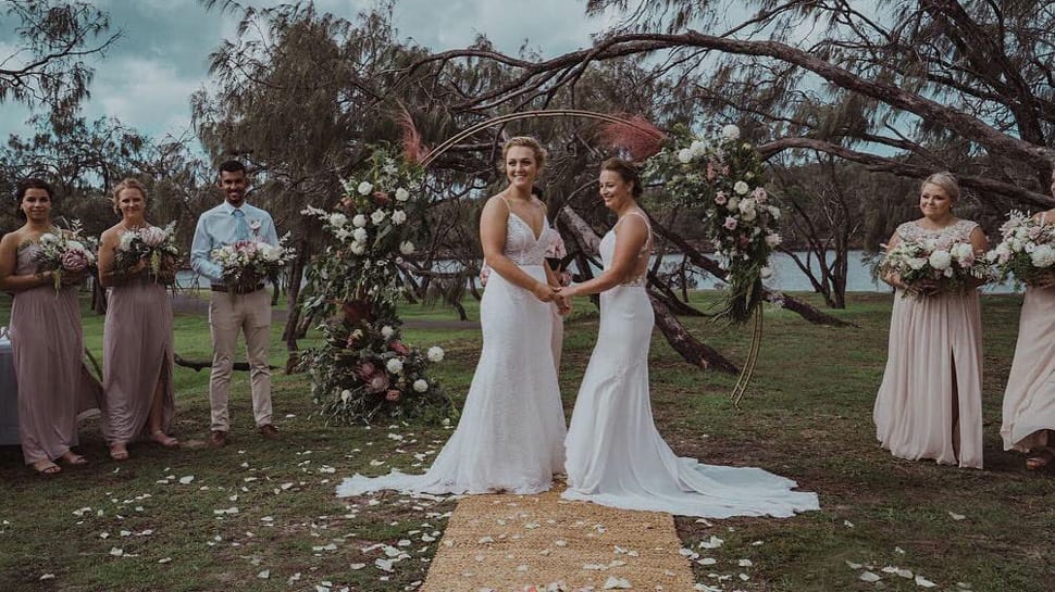 Women cricketers from New Zealand, Australia tie the knot