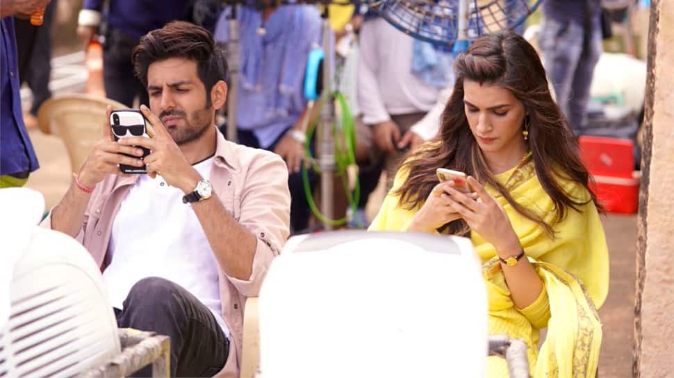&#039;Luka Chuppi&#039; actors Kartik Aaryan and Kriti Sanon put an end to rumours of a tiff with the cutest Twitter banter ever!