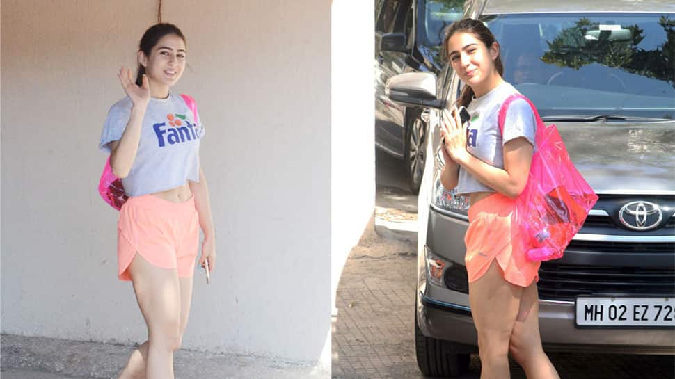Sara Ali Khan is back with her patent &#039;namaste&#039; pose and paps are loving it! Pics