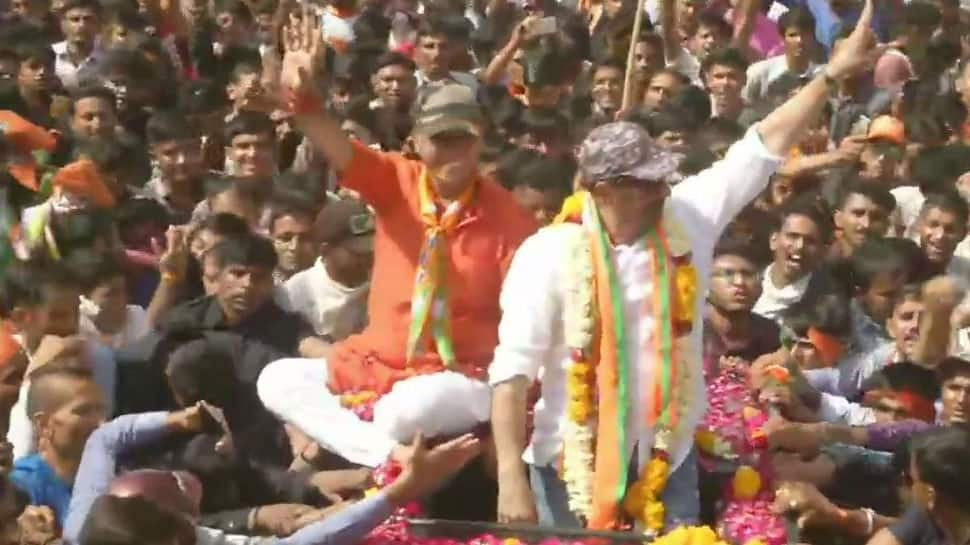 As Sunny Deol campaigns for BJP in Barmer, &#039;Gadar&#039; dialogues being played in background