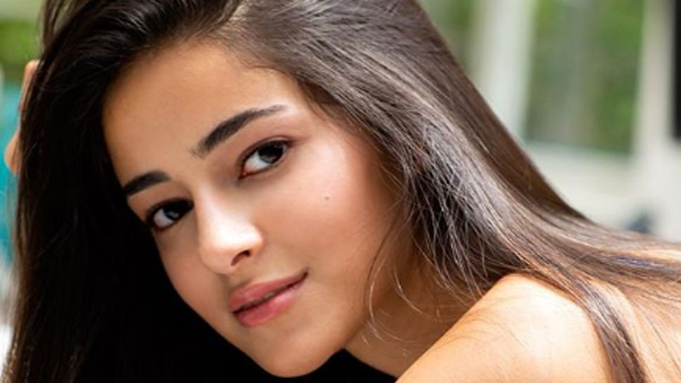 'Student of the year 2' actress Ananya Panday gives a trendy twist to the classic 90s polka dot outfit! 'Student of the year 2' actress Ananya Panday gives a trendy twist to the classic 90s polka dot outfit!