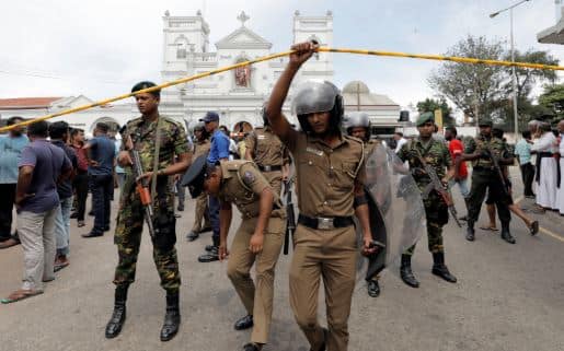 Sri Lanka bans face veils after attacks by Islamist militants