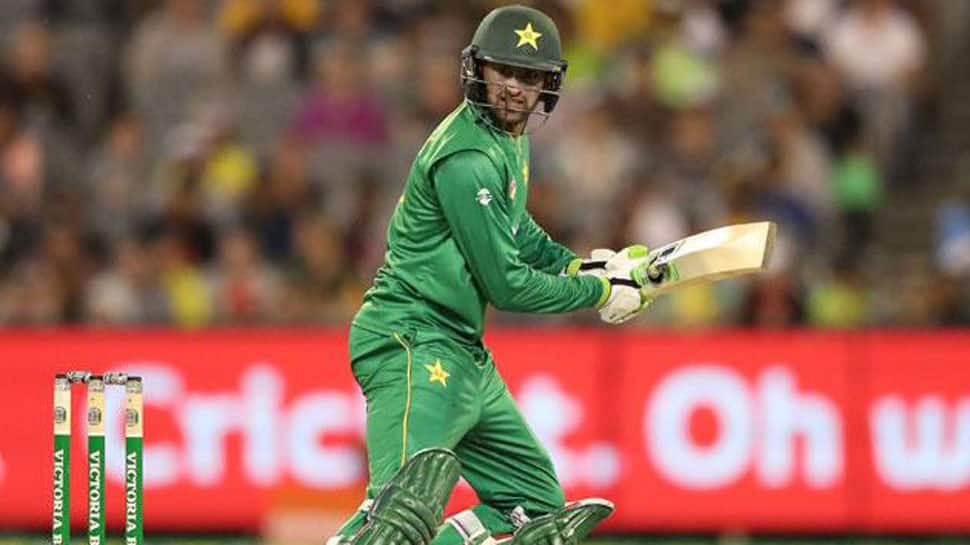 Shoaib Malik flies back home from England tour citing personal reasons 