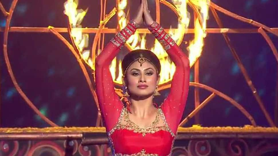 Mouni Roy dances like no one&#039;s watching, shares video on World Dance Day—Watch