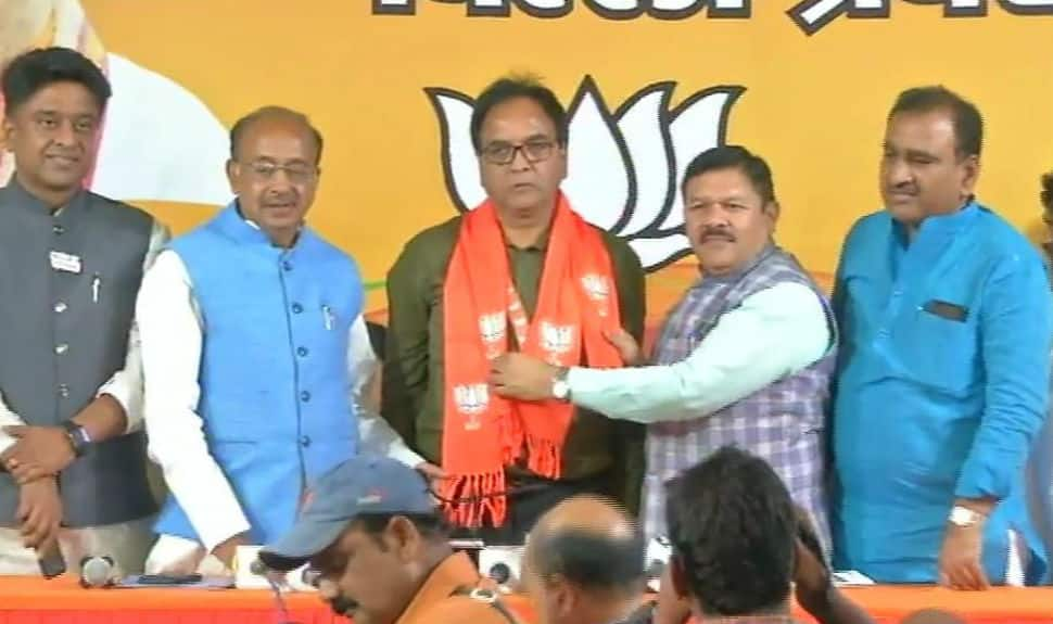 AAP Gandhi Nagar MLA Anil Bajpayi joins BJP