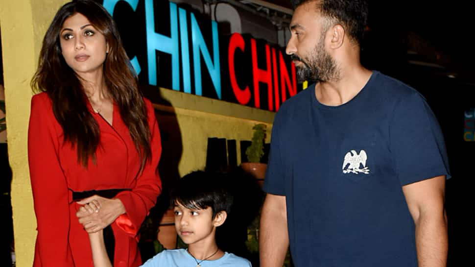 Shilpa Shetty enjoys dinner date with family in Juhu—Pics