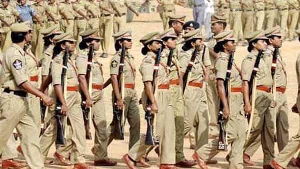 Chhattisgarh cops deploy first ever anti-Naxal women&#039;s commando unit