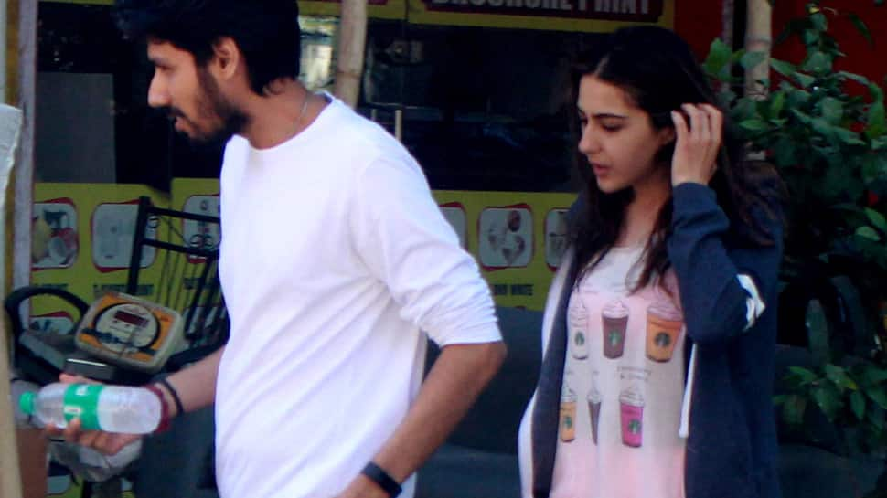 Sara Ali Khan spotted with a mystery man in Andheri—Pics