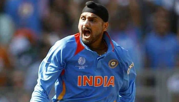 Harbhajan Singh is bowling with lot of confidence: Brett Lee