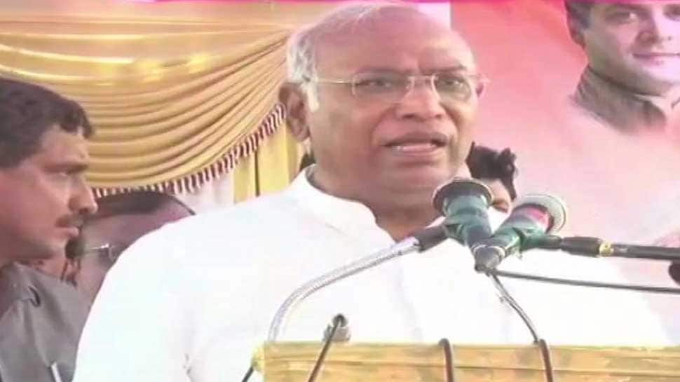 Will PM Narendra Modi hang himself in Vijay Chowk if Cong wins 40 seats in Lok Sabha: Mallikarjun Kharge