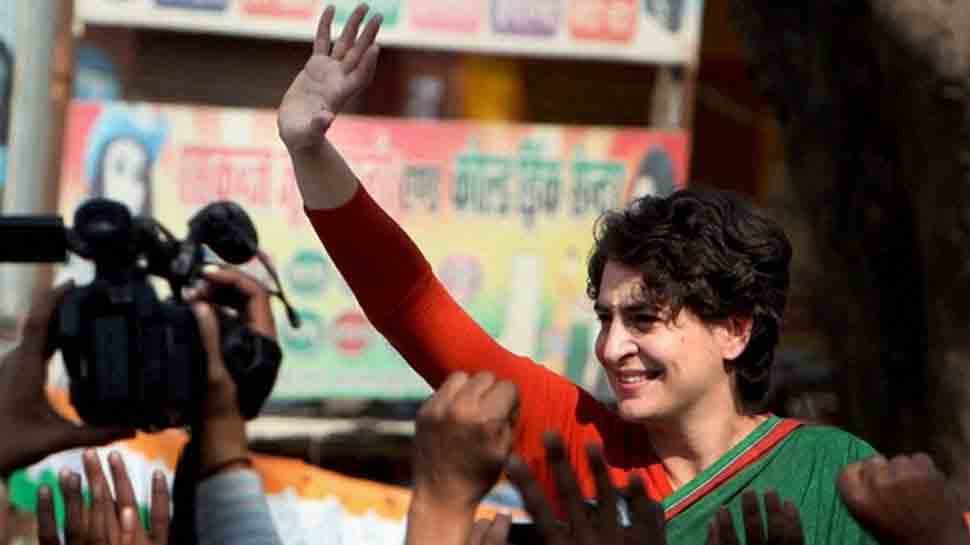 Priyanka Gandhi greeted with &#039;Modi Modi&#039; slogans at Indore roadshow — Here&#039;s how she reacted 