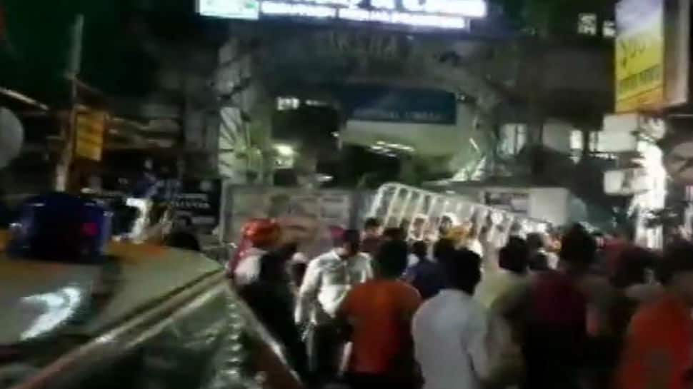 TMC workers clash with BJP supporters during Amit Shah&#039;s Kolkata roadshow