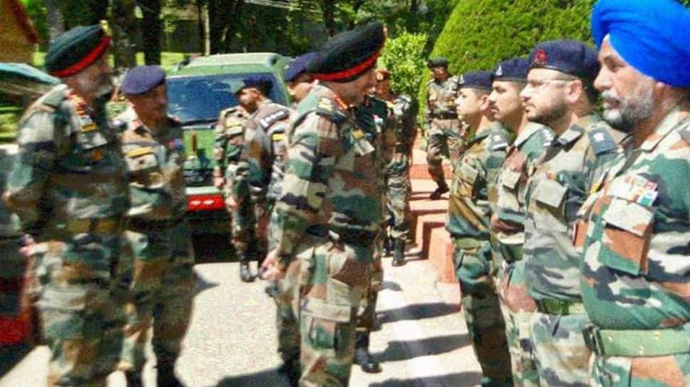 Northern Army Commander reviews security situation in south Kashmir