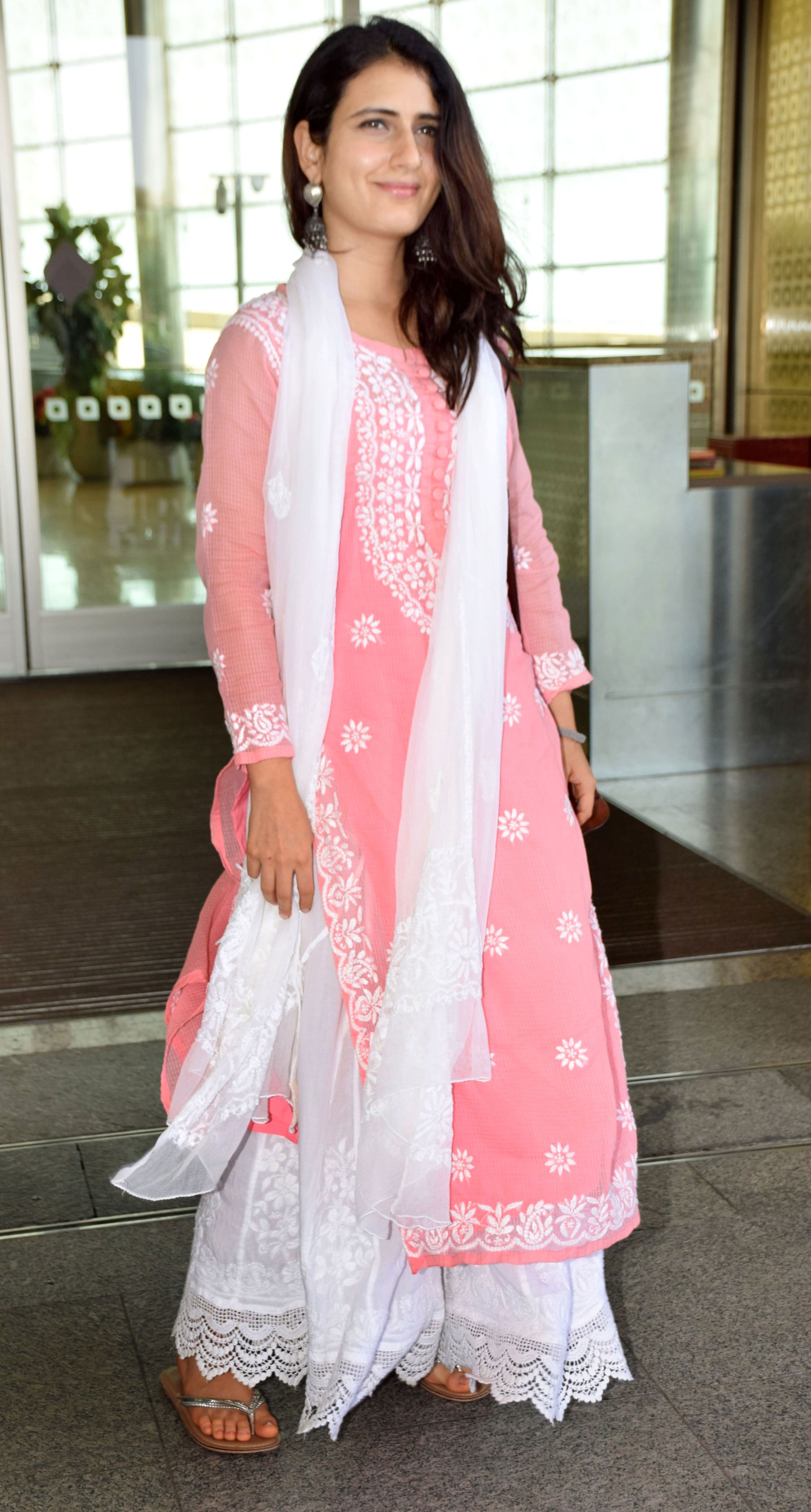 Photo Gallery Dangal Girl Fatima Sana Shaikhs Desi Look At Airport