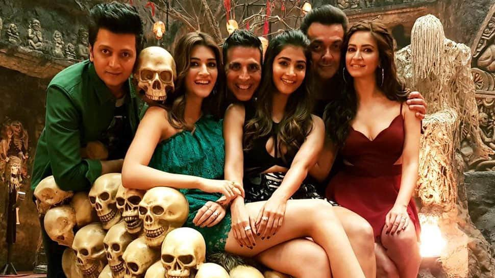 Kriti Sanon, Akshay Kumar starrer &#039;Housefull 4&#039; song shoot begins—See fresh still