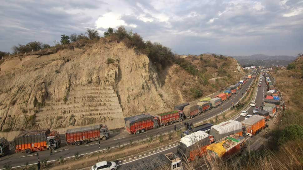 J&amp;K Governor lifts restrictions on civilian traffic on Jammu-Srinagar Highway from May 27