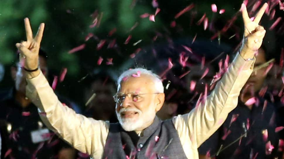 PM Modi says &#039;a new dawn awaits, a new term beckons&#039;