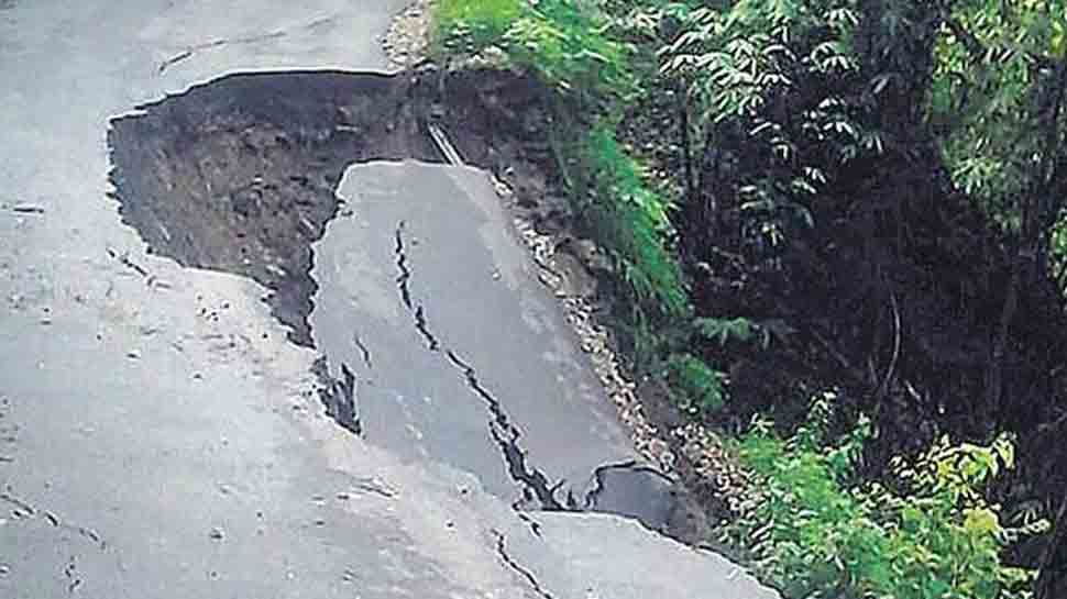 Landslides force Jammu-Srinagar highway to close