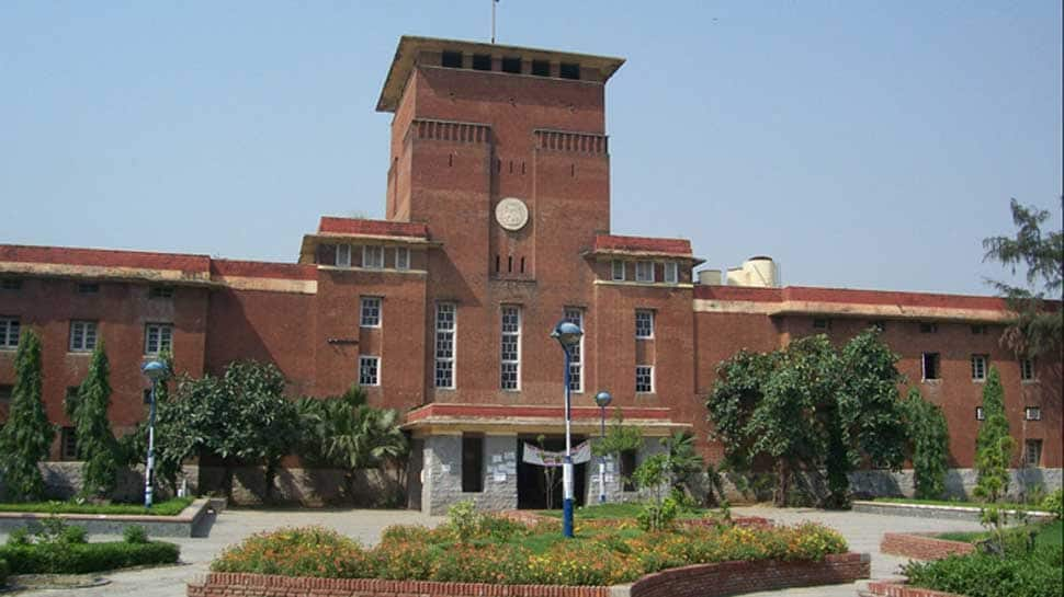 DU asks all colleges to carry out forensic exam of documents furnished by students