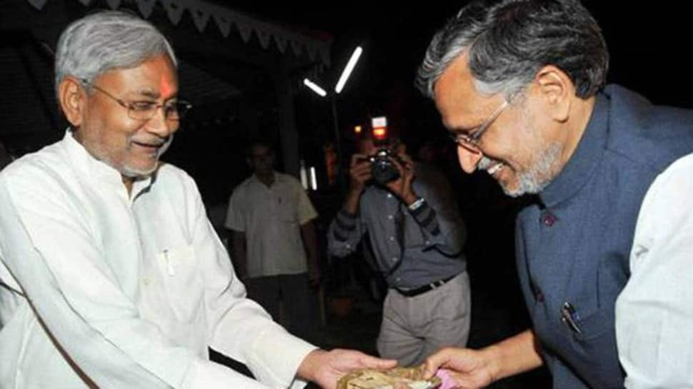 Nitish, Sushil attend Iftar hosted by Ram Vilas Paswan amid dispute reports between BJP, JDU