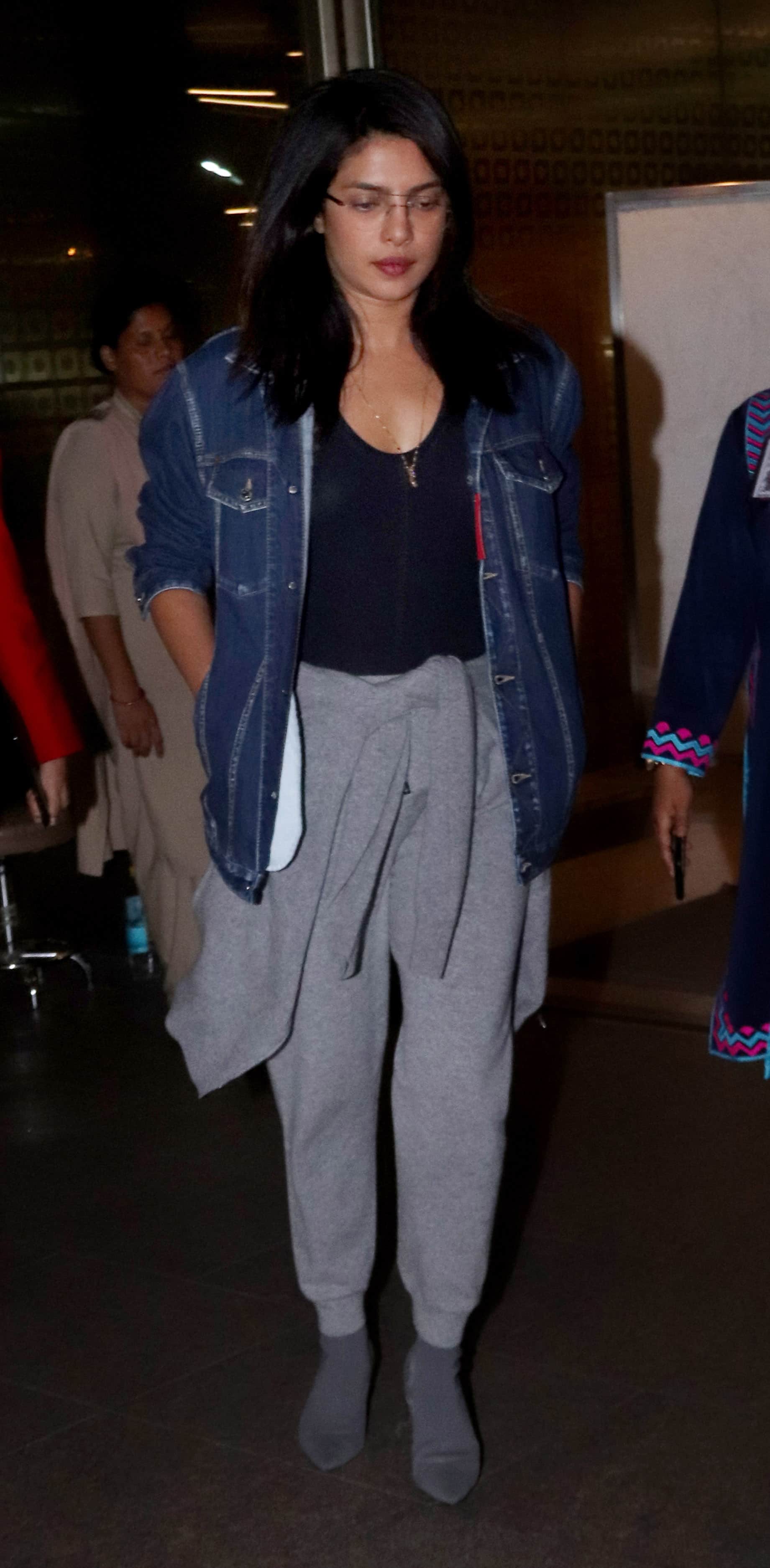 Priyanka Chopra makes a splash at Mumbai airport