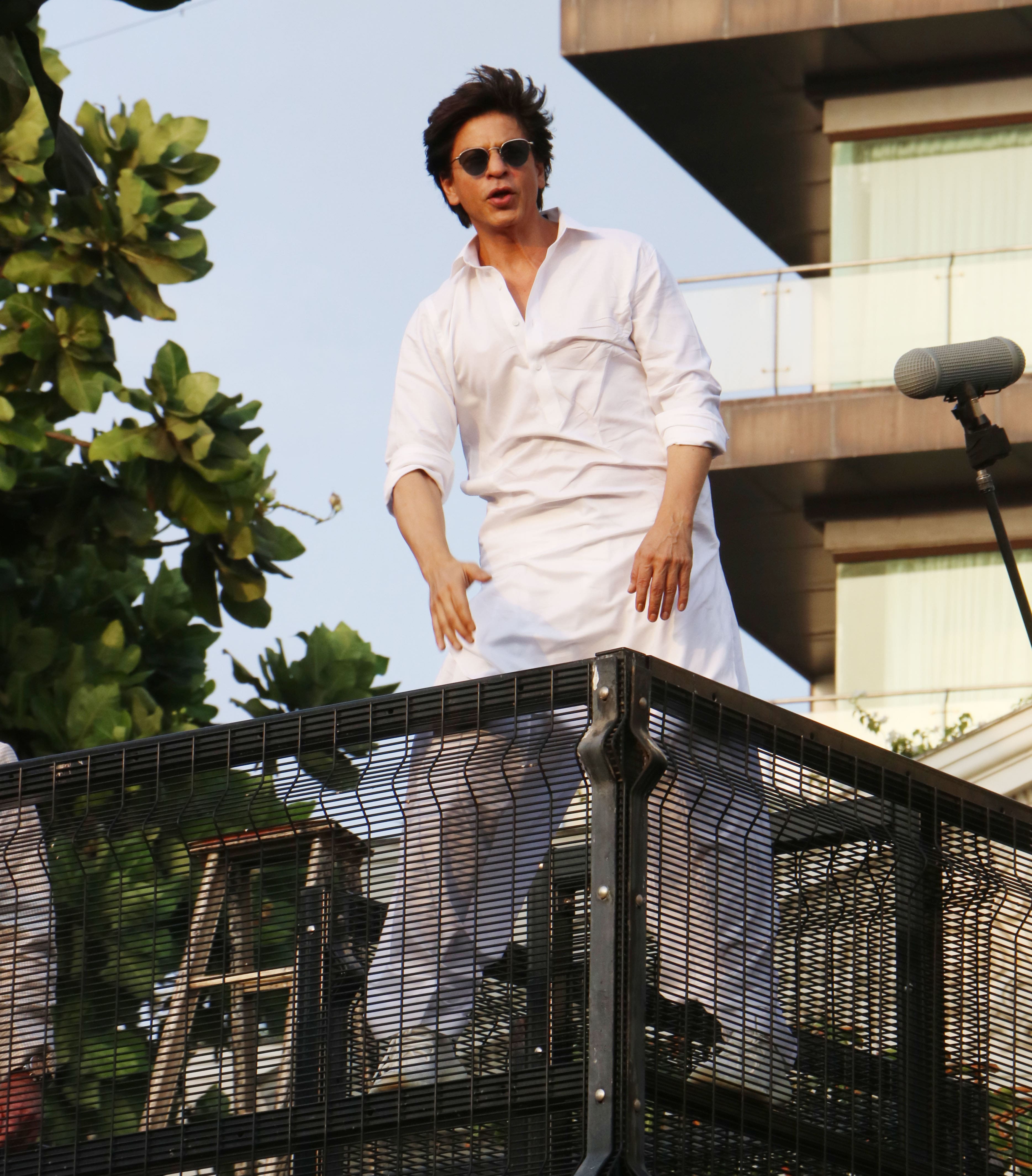Shah Rukh Khan waves to fans outside Mannat
