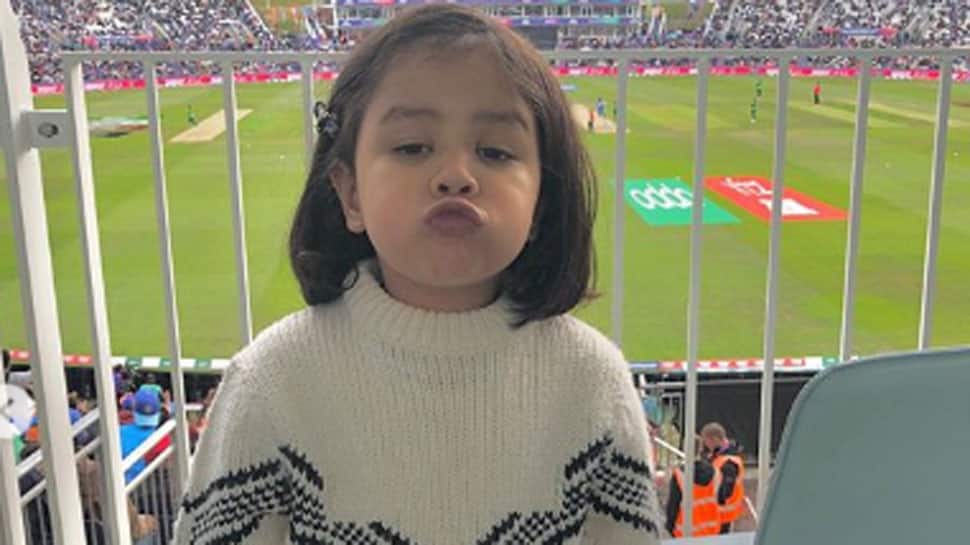 Ziva Dhoni&#039;s maiden appearance at ICC Cricket World Cup 2019 is breaking the internet—Here&#039;s why
