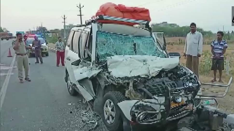 Andhra Pradesh: 5 dead, 3 injured in car-lorry collision