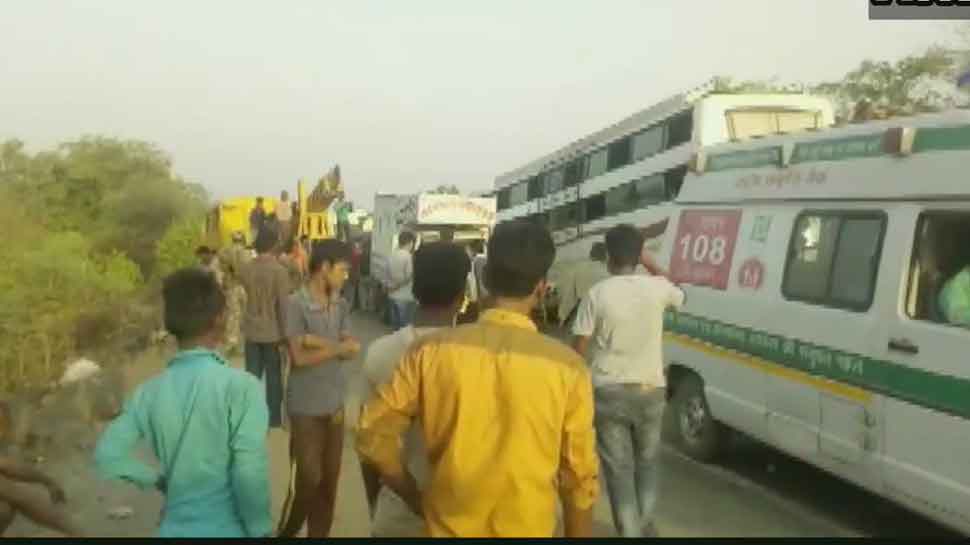 Jharkhand: 10 dead, 23 injured in bus-truck collision