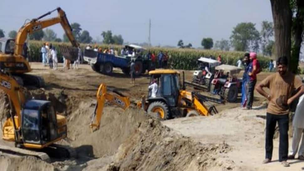 Rescued from borewell after four-day ordeal, two-year-old dies