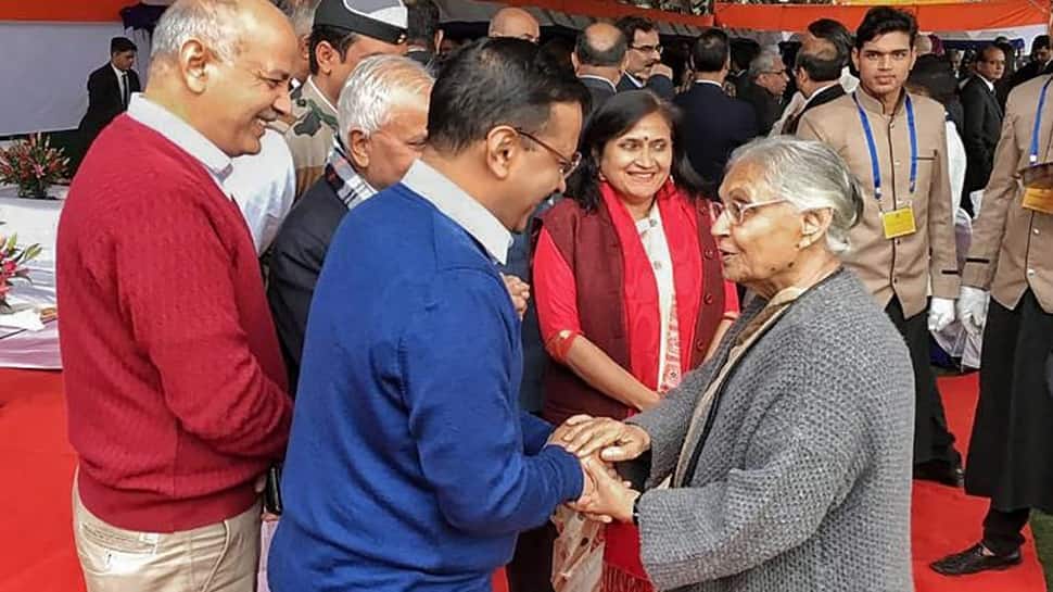 Sheila Dikshit meets Delhi CM Arvind Kejriwal, raises power and water supply-related issues