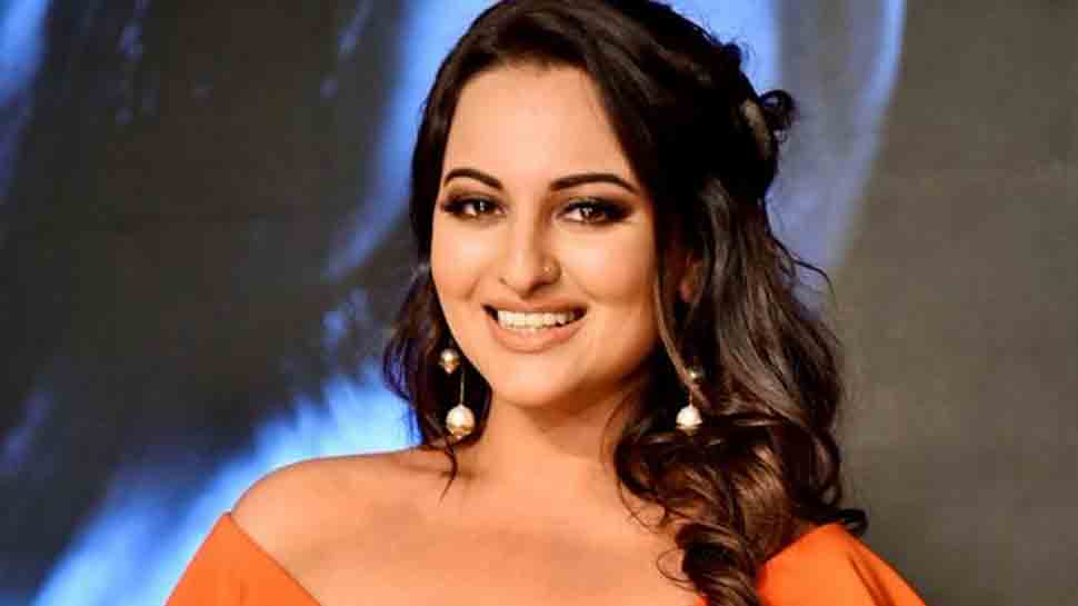 Sonakshi Sinha&#039;s new film gets &#039;Khandaani Shafakhana&#039; title