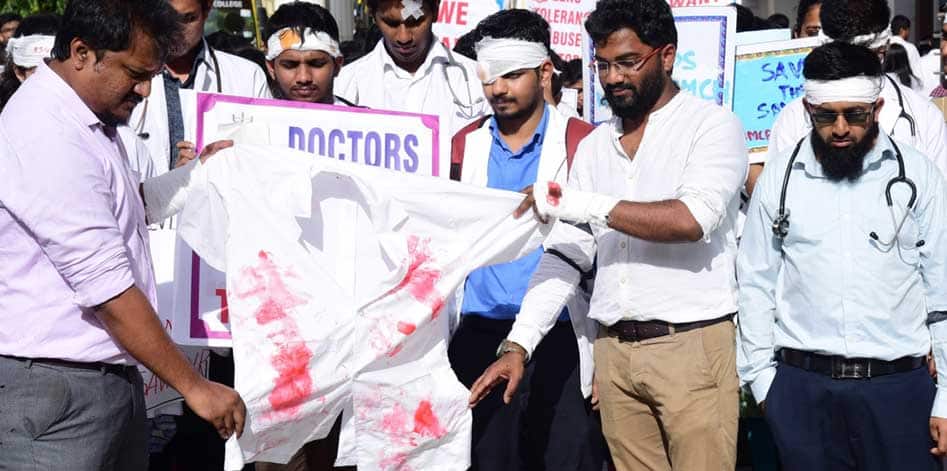 AIIMS doctors issue 48-hour ultimatum to Mamata Banerjee govt to accept demands, warn of indefinite strike