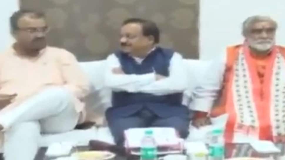 Health Minister Mangal Pandey asks ‘what’s the cricket score?&#039; at a meeting to discuss AES deaths in Bihar