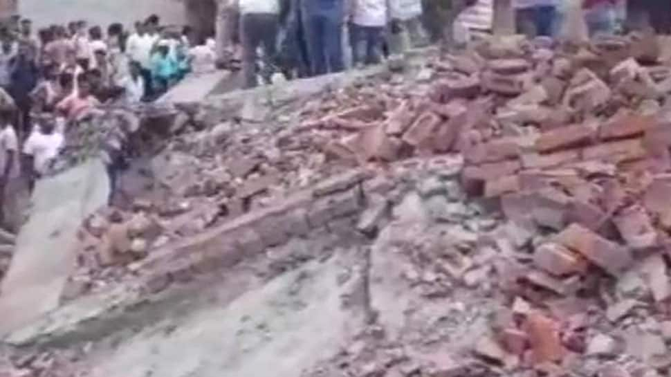 Four-storeyed building collapses in Delhi