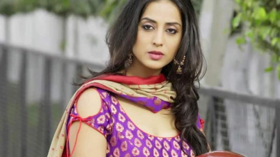 Atmosphere of fear is wrong: Mahie Gill on &#039;Fixer&#039; set attack