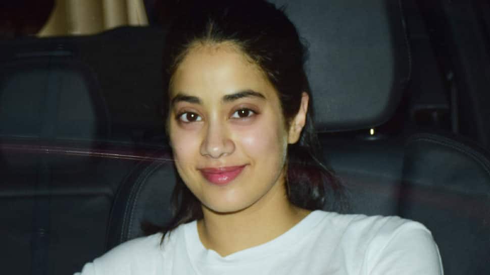 Why does Janhvi Kapoor call herself &#039;old fashioned&#039;?