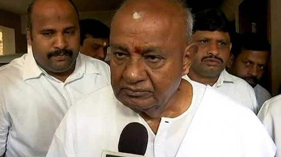 JDS patriarch HD Deve Gowda slams Congress, says mid-term polls imminent in Karnataka