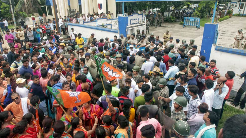 Fresh clashes break out in violence-hit Bhatpara after 3-member BJP delegation leaves