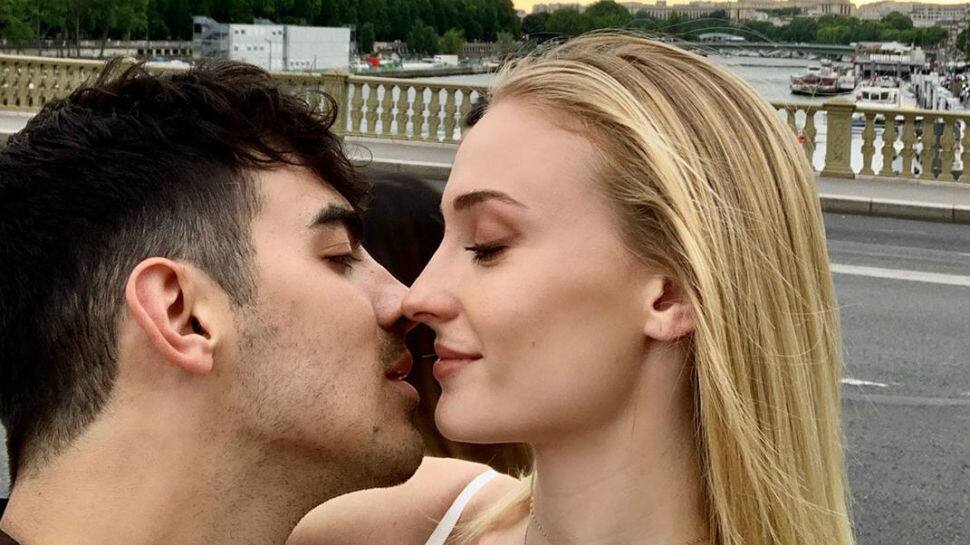 Sophie Turner, Joe Jonas strike a romantic pose in France ahead of second wedding