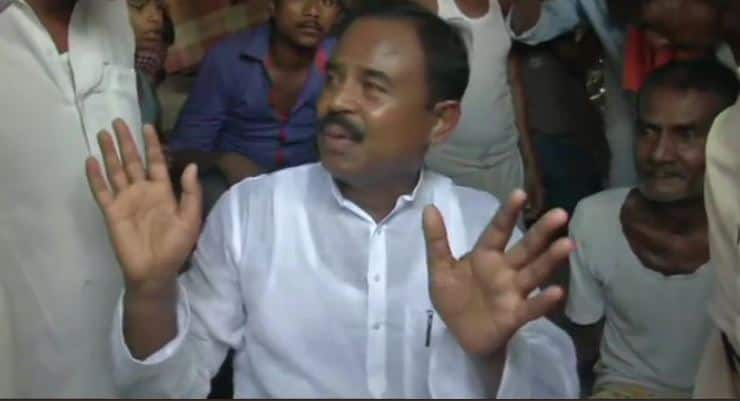 AES deaths: LJP MLA heckled by angry villagers in Bihar&#039;s Vaishali