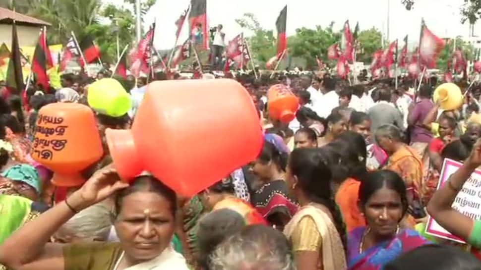 DMK takes protests to the streets as Chennai&#039;s water woes persist